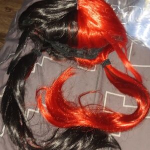 Black red wig